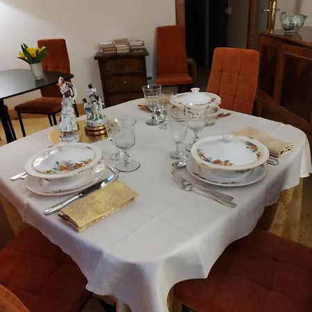 לינה וארוחת בוקר Costanza4
